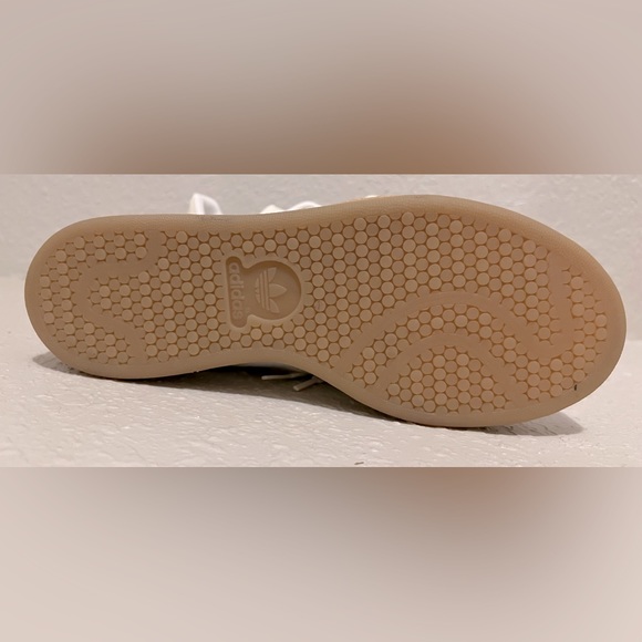 Women’s Adidas Stan Smith Moomin - Picture 7 of 7